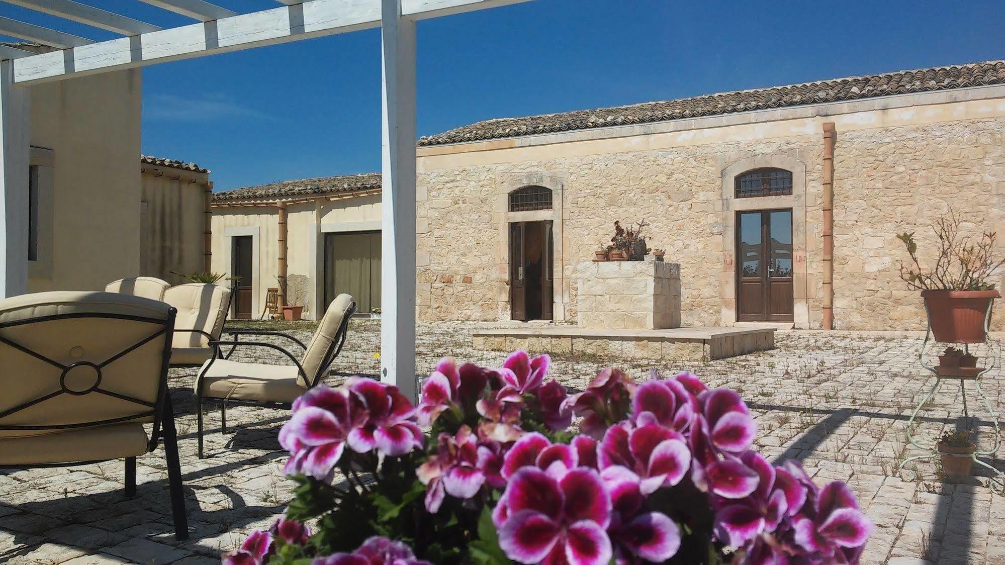 Agriturismo Gaia โนโต ภายนอก รูปภาพ